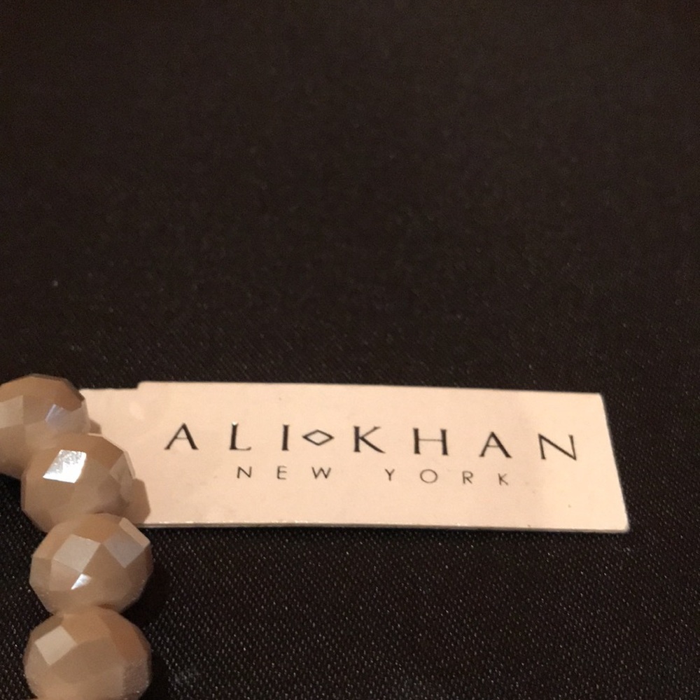 Ali Khan New York Stretch Bracelet - Picture 5 of 5